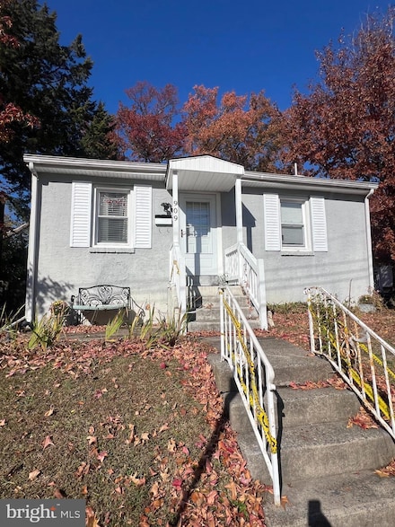 909 Walnut St, Darby, PA 19023