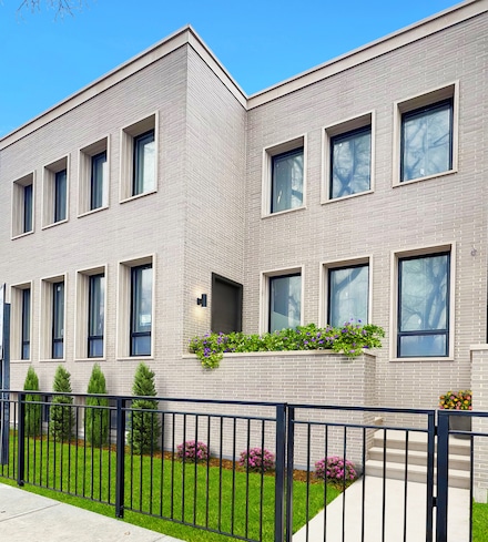 2036 W Dickens Ave, Chicago, IL 60647