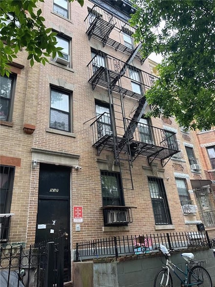537 56th St, Brooklyn, NY 11220