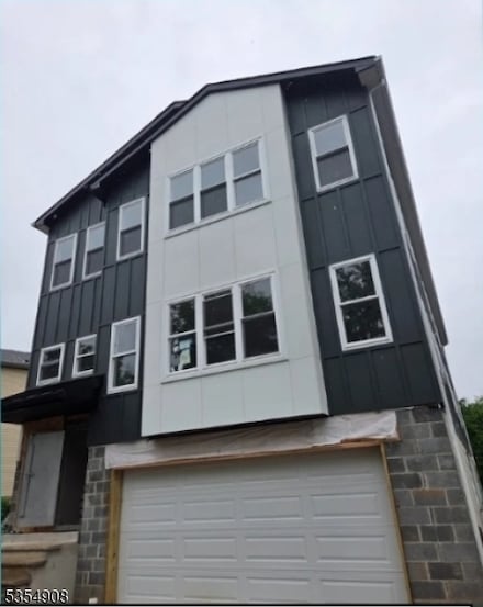 118 N Grove St, East Orange, NJ 07017