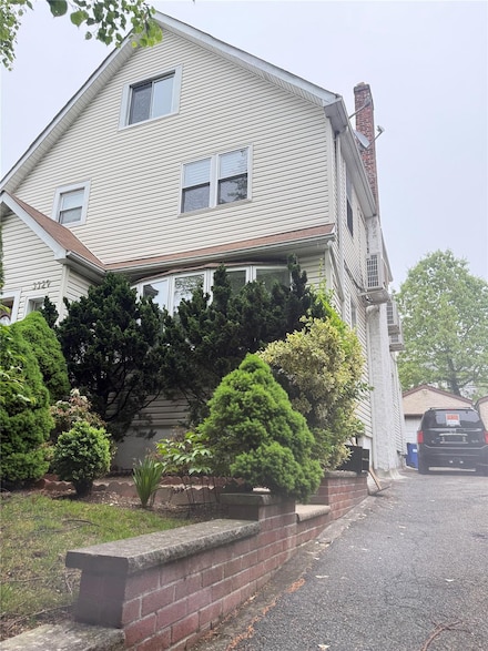 33-29 166th St, Flushing, NY 11358