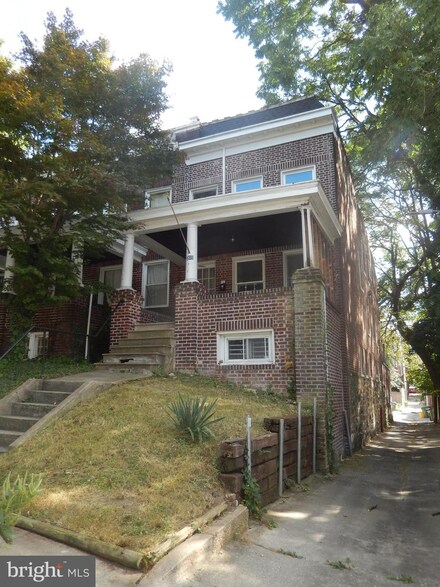 201 E 32nd St, Baltimore, MD 21218