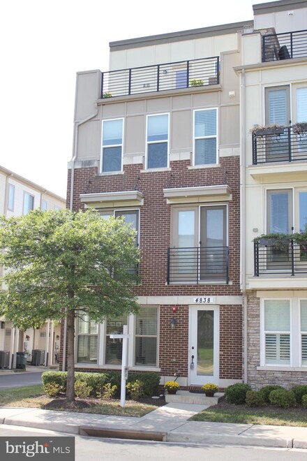 4838 Garden View Ln, Chantilly, VA 20151
