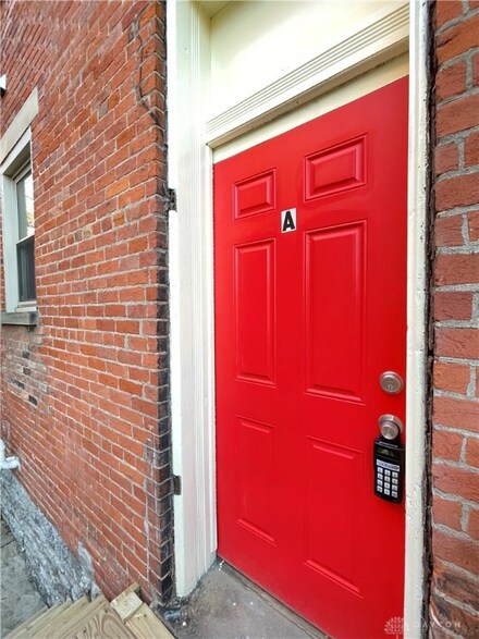 2259 Loth St, Cincinnati, OH 45219