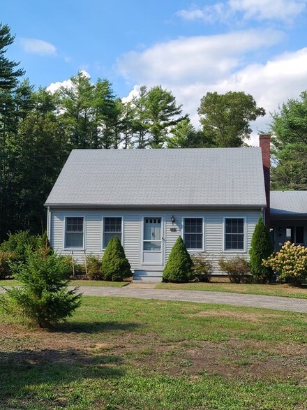 199 New Bedford Rd, Rochester, MA 02770