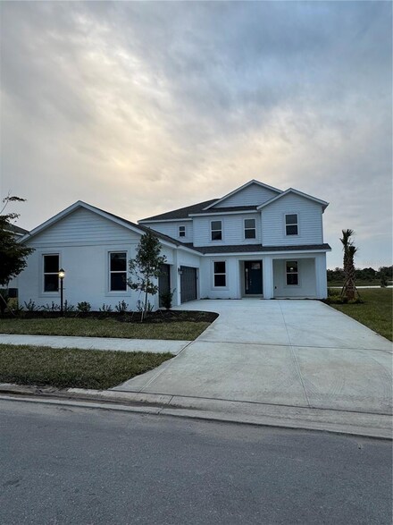 9164 Radiant Cir, Sarasota, FL 34241