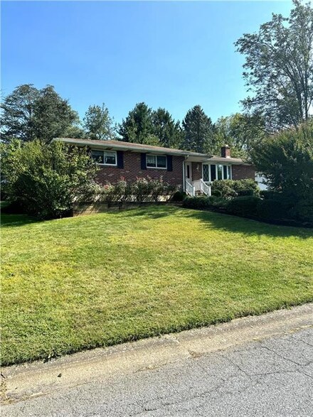 3946 Kenrick Dr, Bethlehem, PA 18020