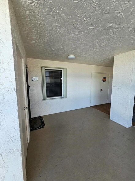 7030 Half Moon 320 Cir Unit 320, Hypoluxo, FL 33462