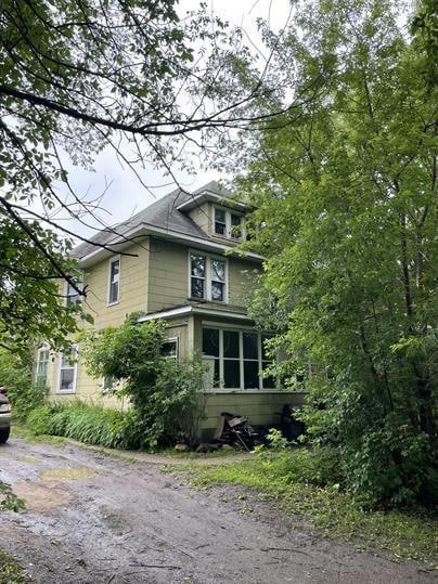 112 6th St S, Virginia, MN 55792