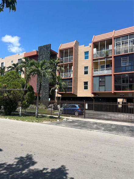 6095 W 19th Ave Unit 209, Hialeah, FL 33012