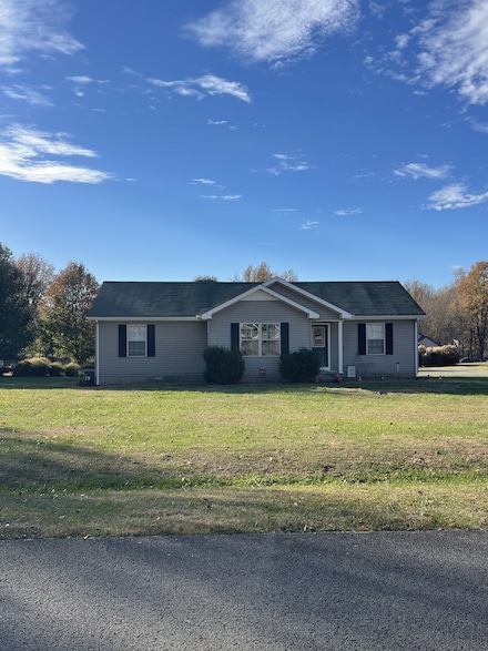 135 Leigh Anna Cir, Lafayette, TN 37083