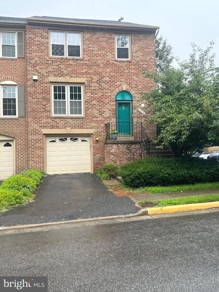 6830 Wild Rose Ct, Springfield, VA 22152