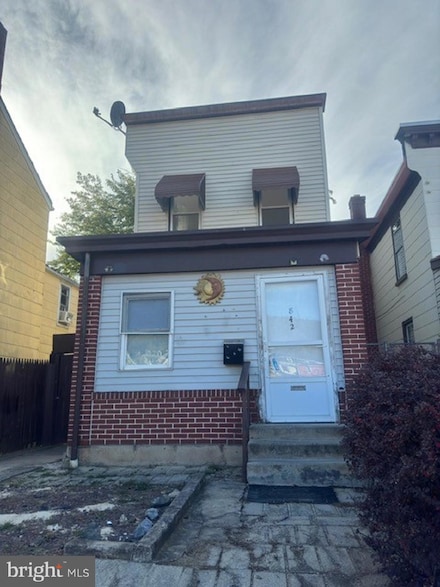 842 N 9th St, Reading, PA 19604