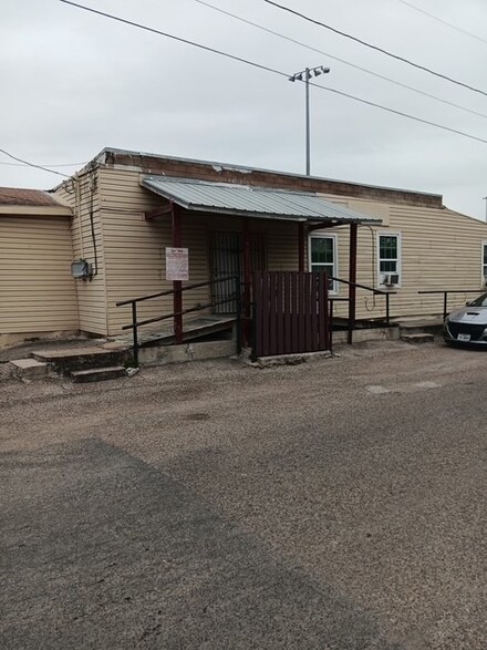 202 Spruce St, Corpus Christi, TX 78408