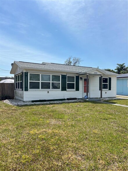 2800 47th St S, Gulfport, FL 33711