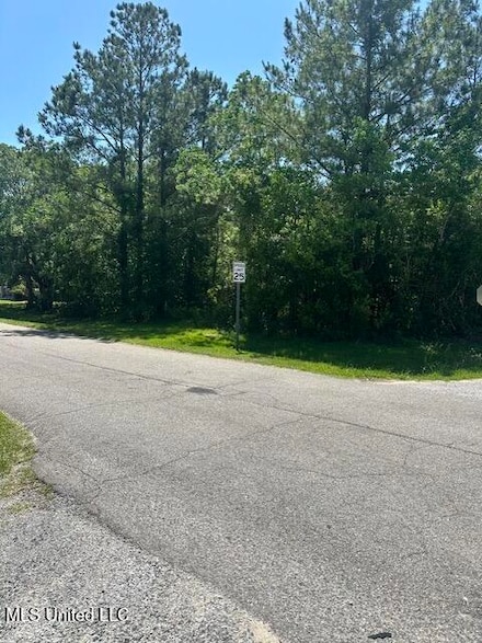 389 Chapman Rd, Bay St. Louis, MS 39520