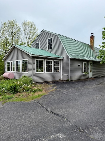 461 E Pittston Rd, Pittston, ME 04345