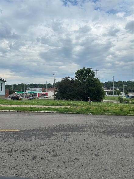 1403/1407 N 3rd St, Saint Joseph, MO 64505