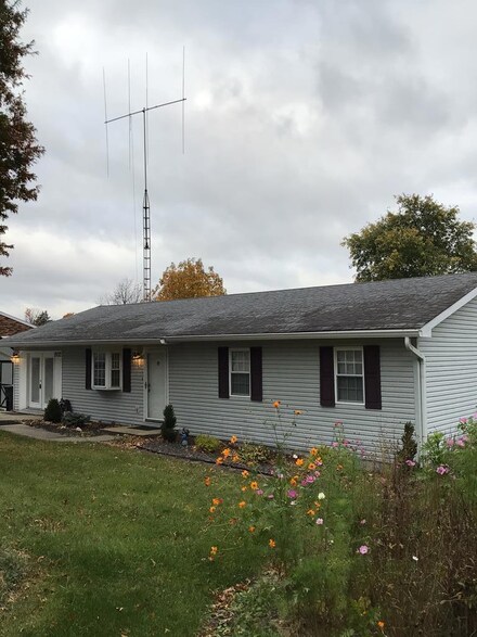 8023 Stonelick Rd, Maysville, KY 41056