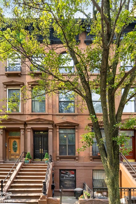 246 W 123rd St, New York, NY 10027