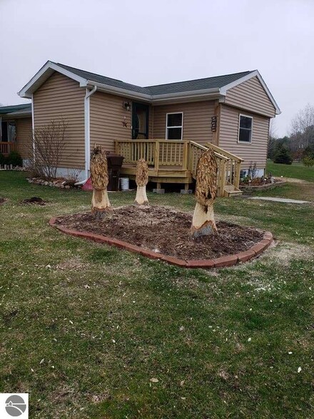 4585 Wyatt Rd, Standish, MI 48658