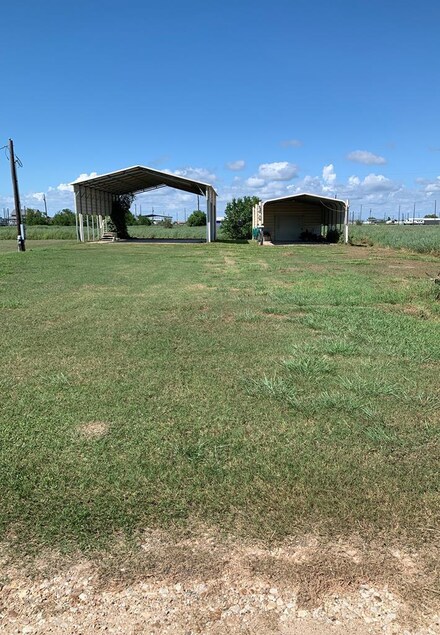 78 Starfish Dr, Palacios, TX 77465