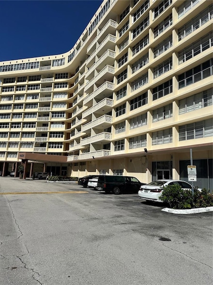 1825 S Ocean Dr Unit 214, Hallandale Beach, FL 33009