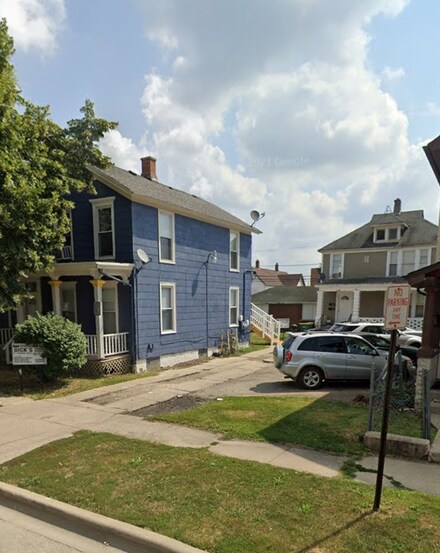 418 N Hickory St, Joliet, IL 60435