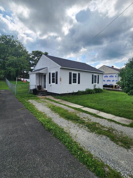 1010 Lyle St, Radford, VA 24141