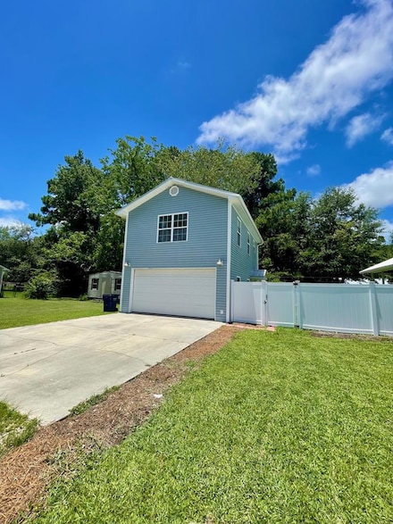 148 20th Ave, Apalachicola, FL 32320