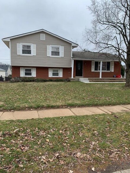 228 Paddock Dr, Versailles, KY 40383
