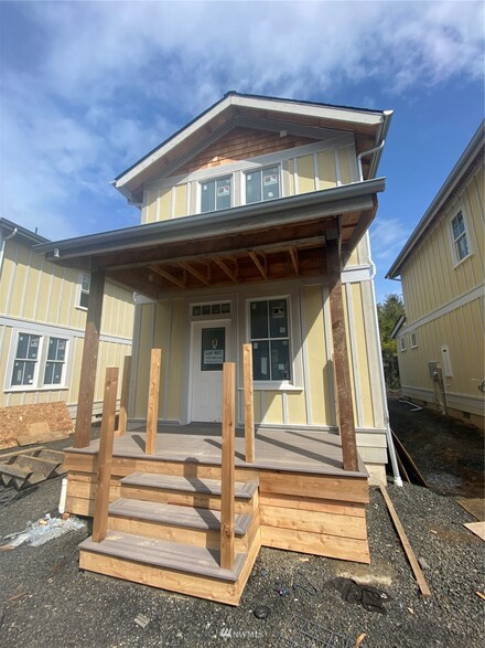 74 Hidden Cove Loop, Pacific Beach, WA 98571