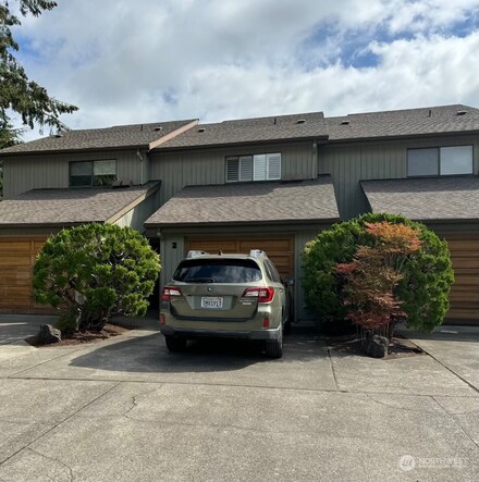 9092 Washington Ave NW Unit 2, Silverdale, WA 98383
