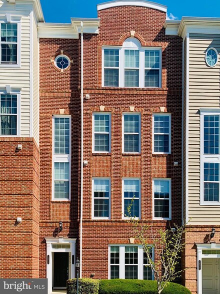 14515 Barkham Dr, Woodbridge, VA 22191