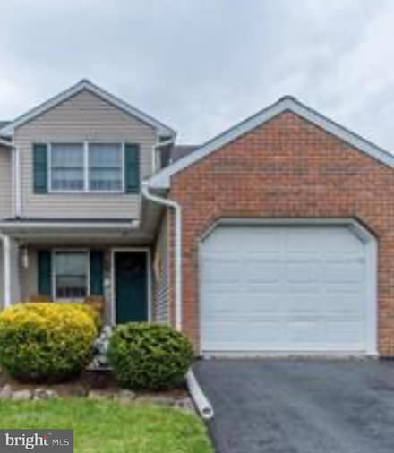 14 Parkview Dr, Reinholds, PA 17569