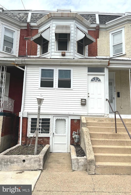 2020 W 4th St, Chester, PA 19013