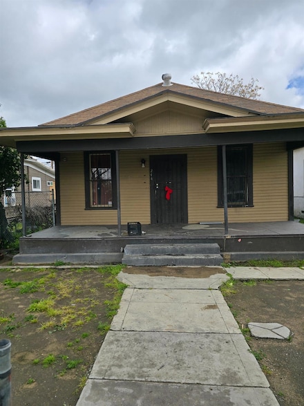 244 N U St Unit U, Fresno, CA 93701