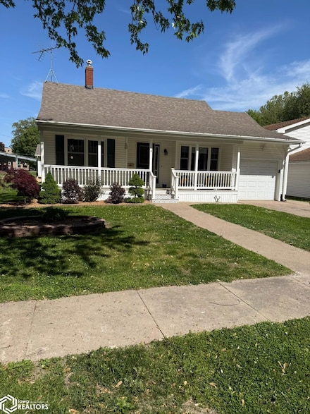 116 S 6th St, Wapello, IA 52653