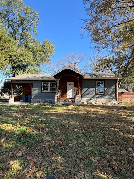 904 N Hamlett St, Athens, TX 75751