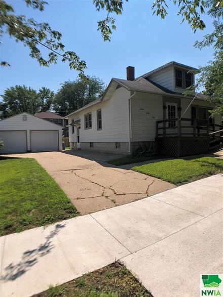 731 W Willow St, Cherokee, IA 51012