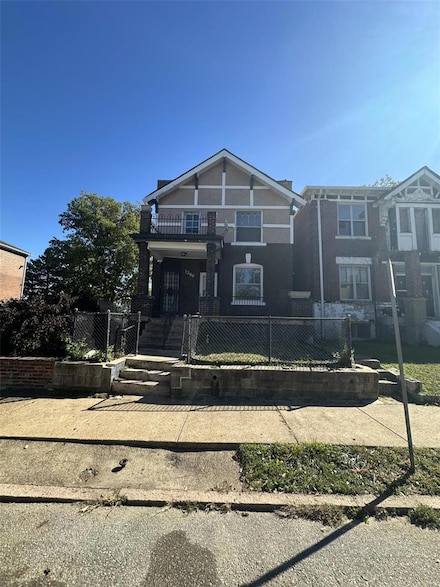1386 Burd Ave, Saint Louis, MO 63112