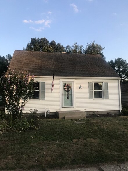 33 Surrey Rd, Springfield, MA 01118