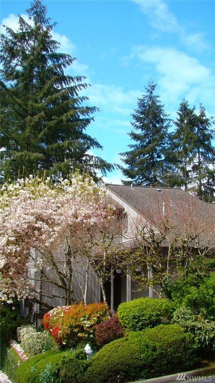 16701 96th Ct NE, Bothell, WA 98011