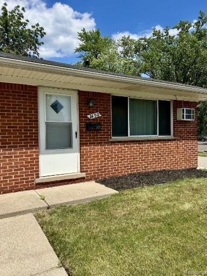 1450 Goddard Rd, Lincoln Park, MI 48146