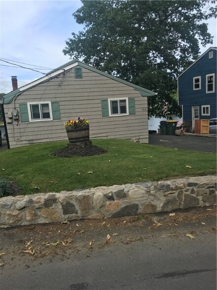182 Lake Shore Dr, Pascoag, RI 02859