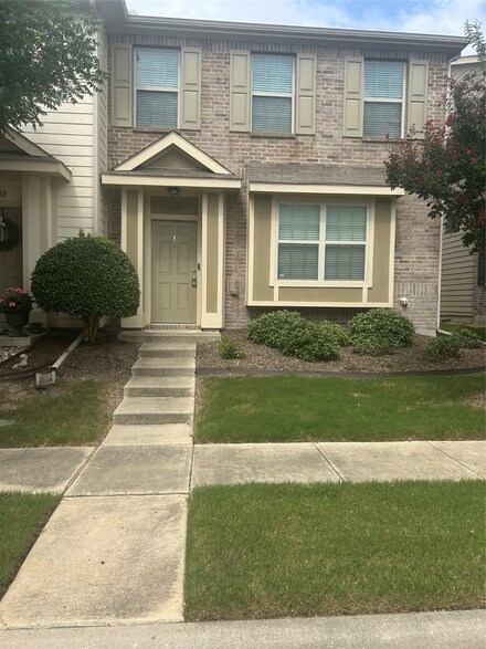 2984 Peyton Brook Dr, Fort Worth, TX 76137