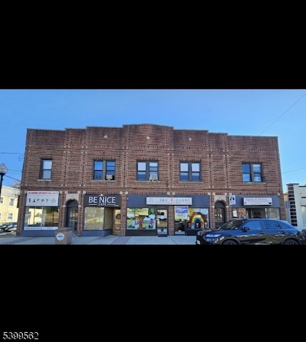 155 Valley Rd, Clifton, NJ 07013