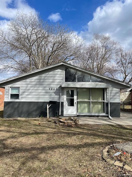 4229 Westlake St, Dearborn Heights, MI 48125