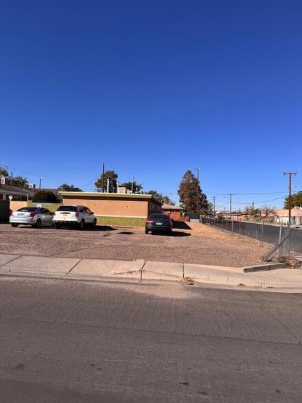 501 Kentucky St SE, Albuquerque, NM 87108