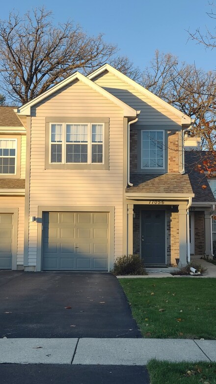 17056 W Cunningham Ct Unit 1B, Libertyville, IL 60048
